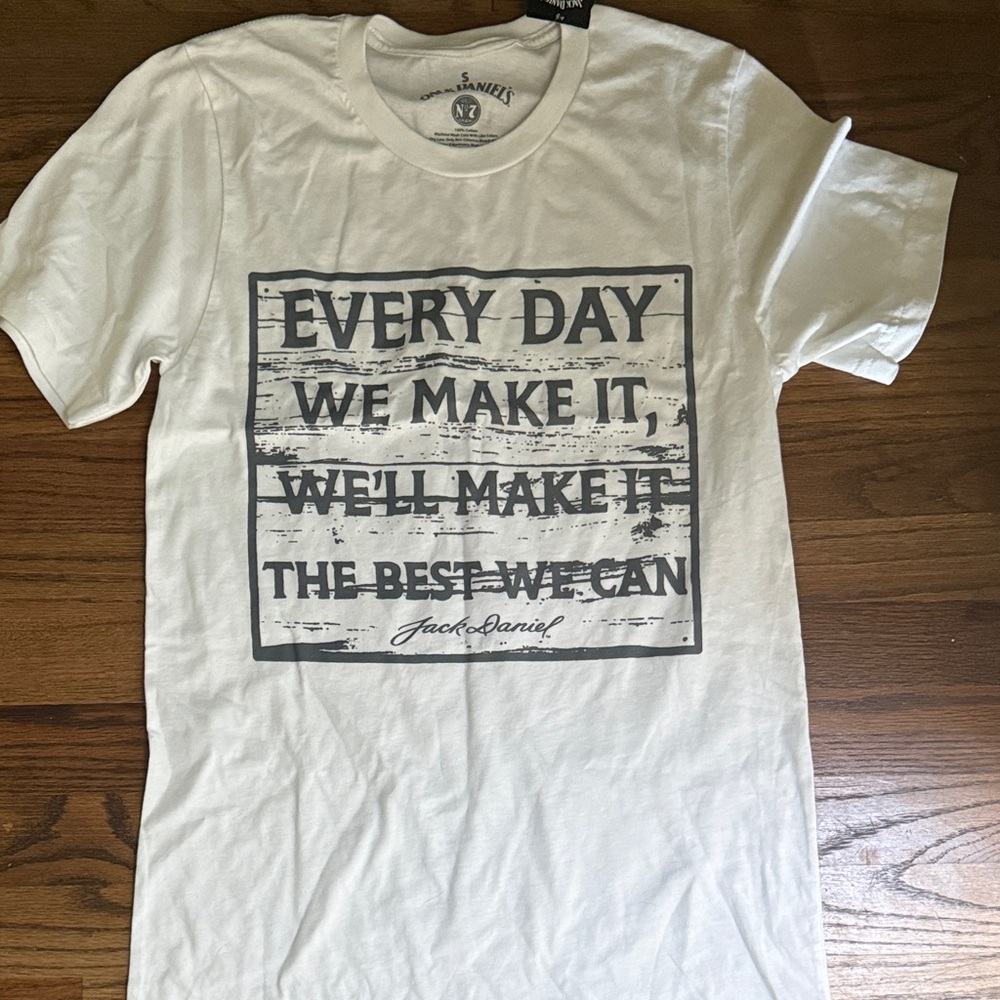 NWT Women’s Jack Daniels Cream Graphic Tee
